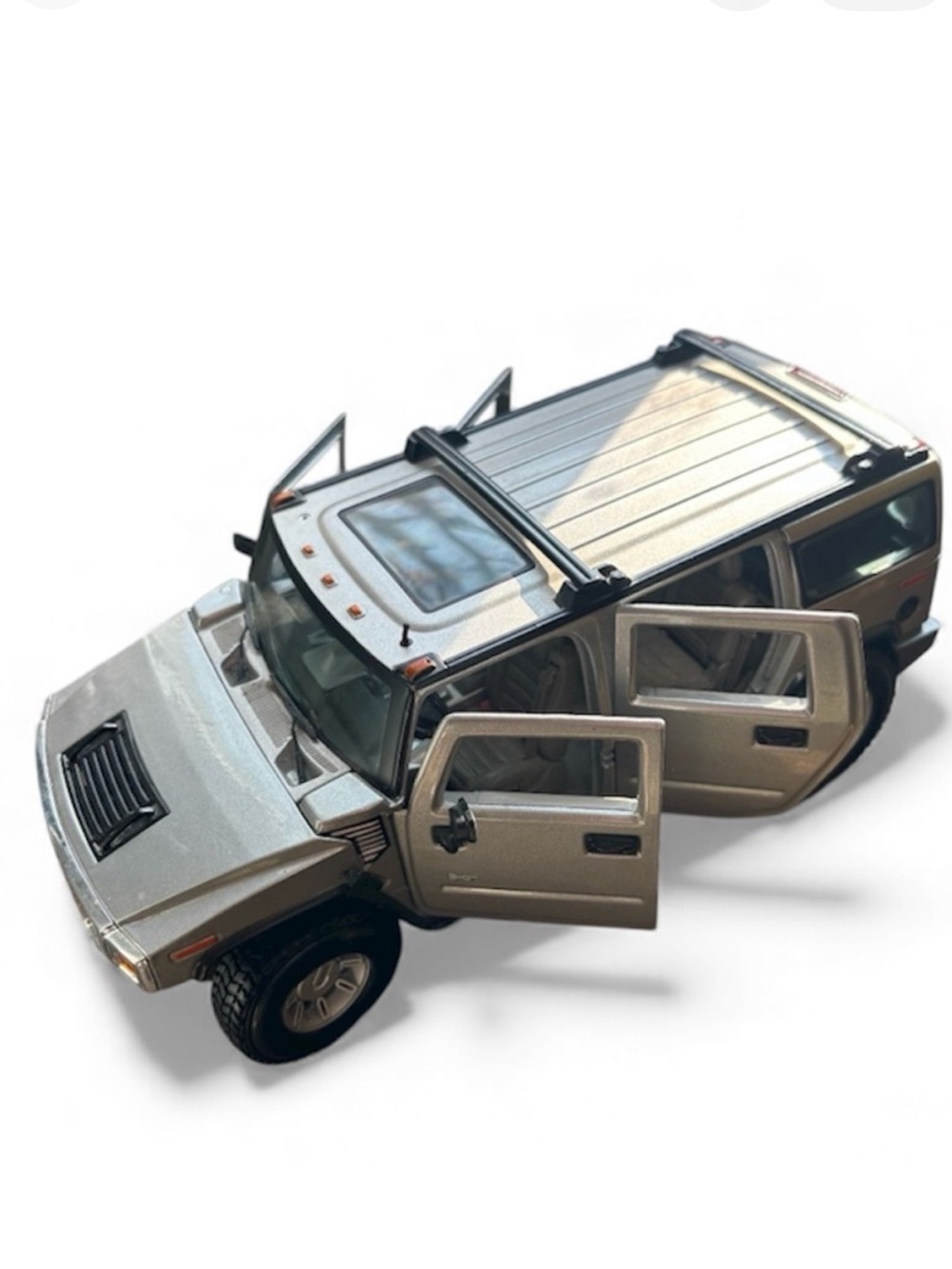 🎒BTS SALE📚 Maisto Premiere Edition Silver Hummer H2 SUV [1:18 Scale]